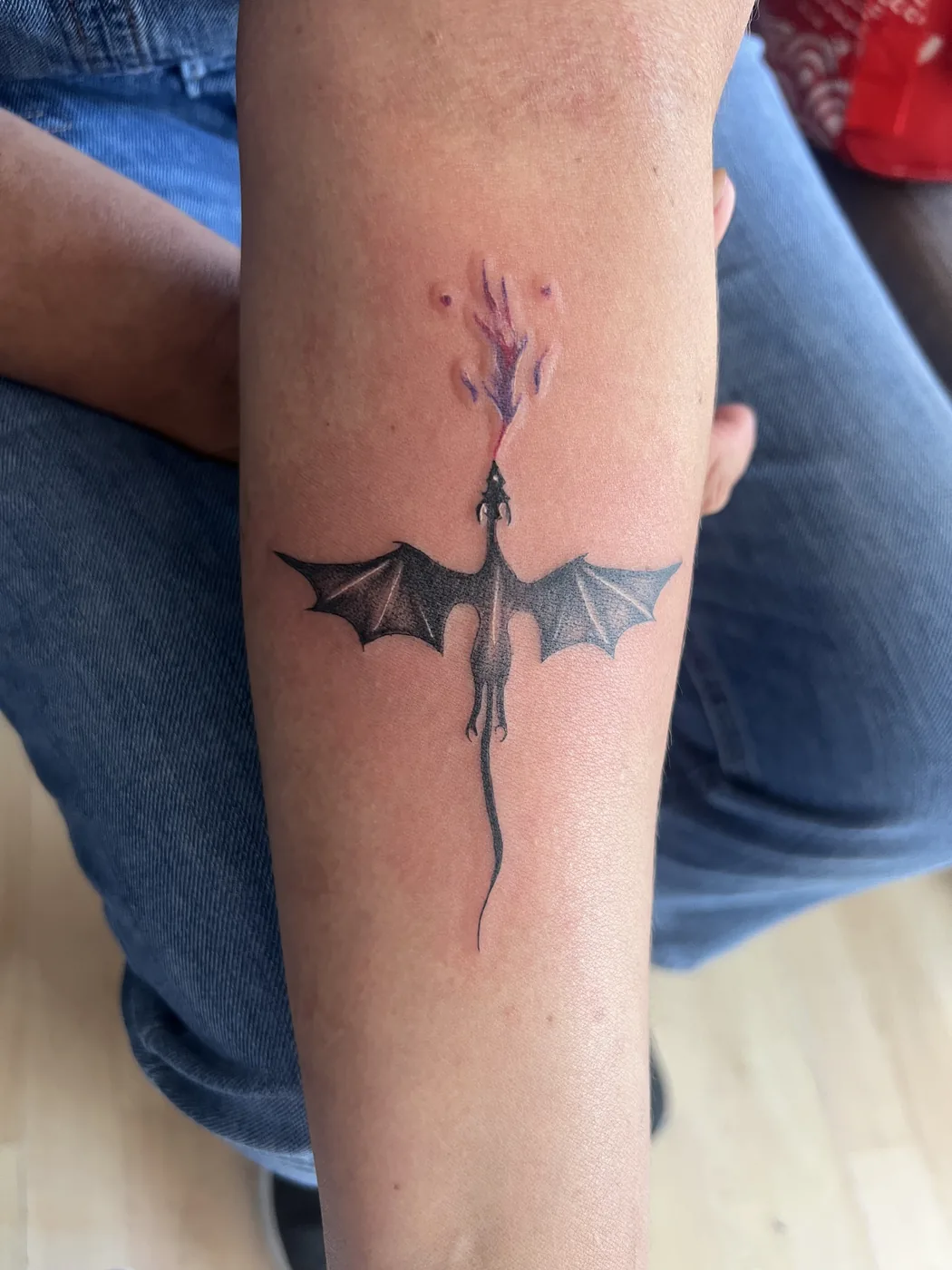 Dragón de línea fina